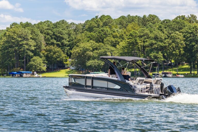 Pontoon boating on lakes in Ontario's cottage country